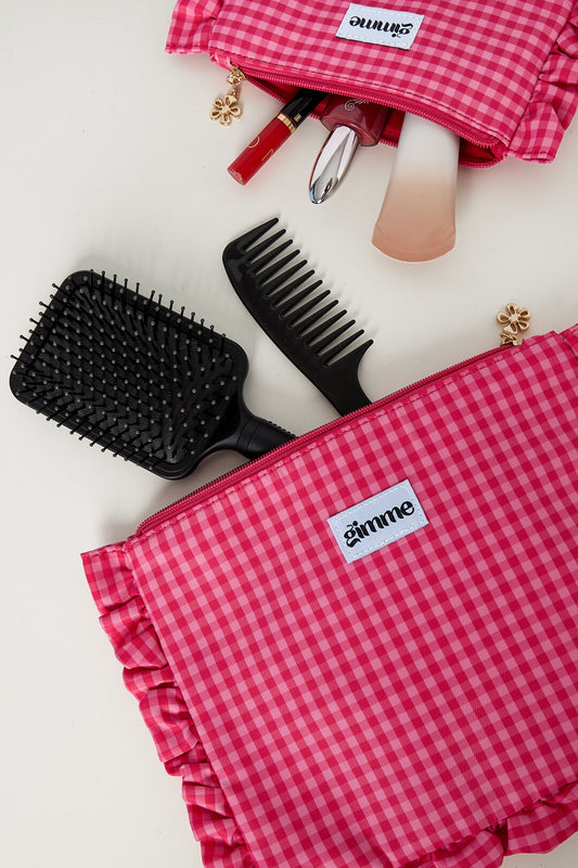 Checkered iPad case made of sweet polyester, ideal for everyday use.